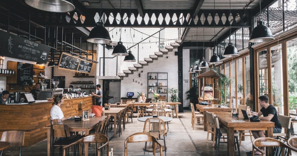 东盟出海 | 袁记冲刺上市：中式快餐效率革命引领全球餐饮出海浪潮